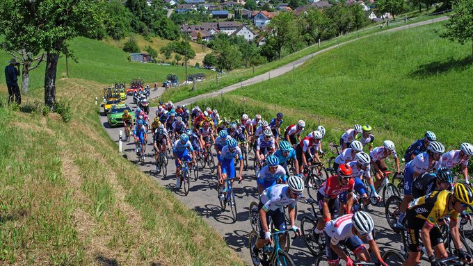 adege-cycling-race-7266513_1920.jpg